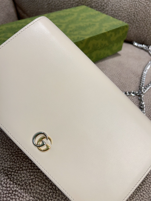 グッチ財布 レプリカ背面デザイン